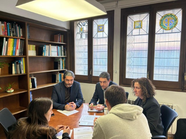 Fotografia de la reunió a la delegació del departament a Tremp